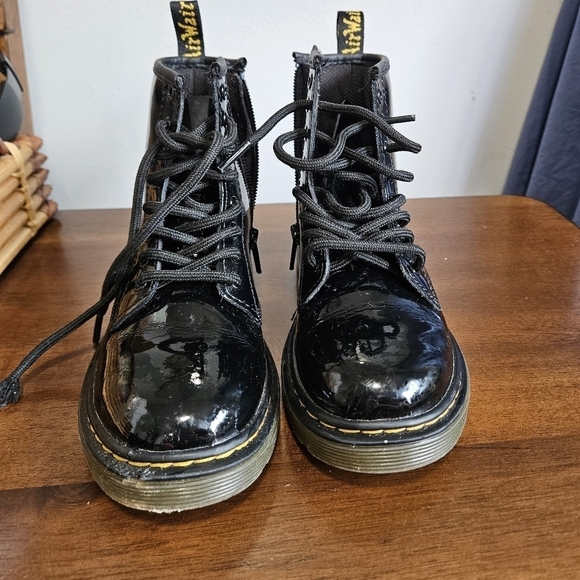 Doctor Marten patent leather 1460 kids boots size 13 - Picture 2 of 9